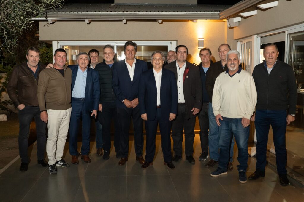 Llaryora en Funes