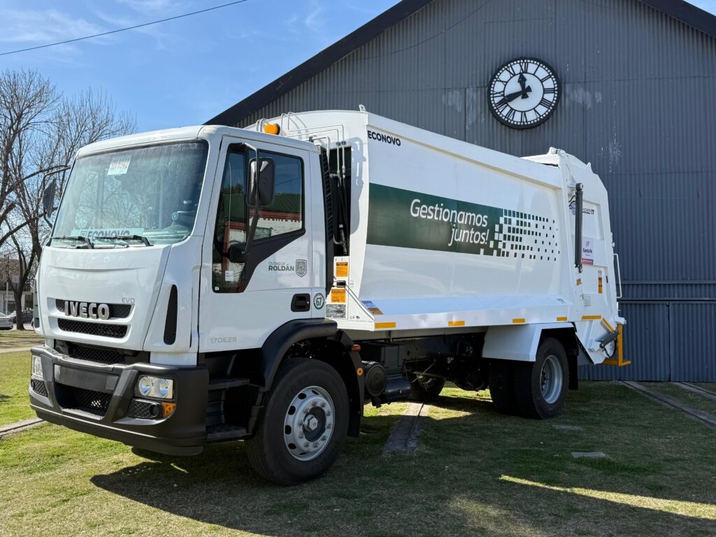 Roldán: la municipalidad incorpora un nuevo camión compactador a su flota de servicios públicos