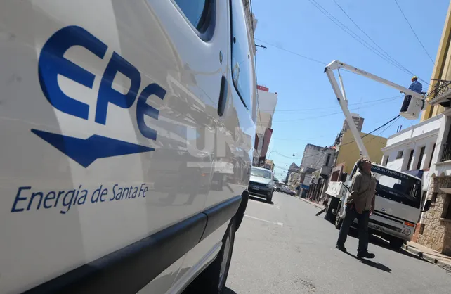 Los fraudes eléctricos más insólitos en Funes: un parque acuático, un bar y una carnicería “colgados de la luz”