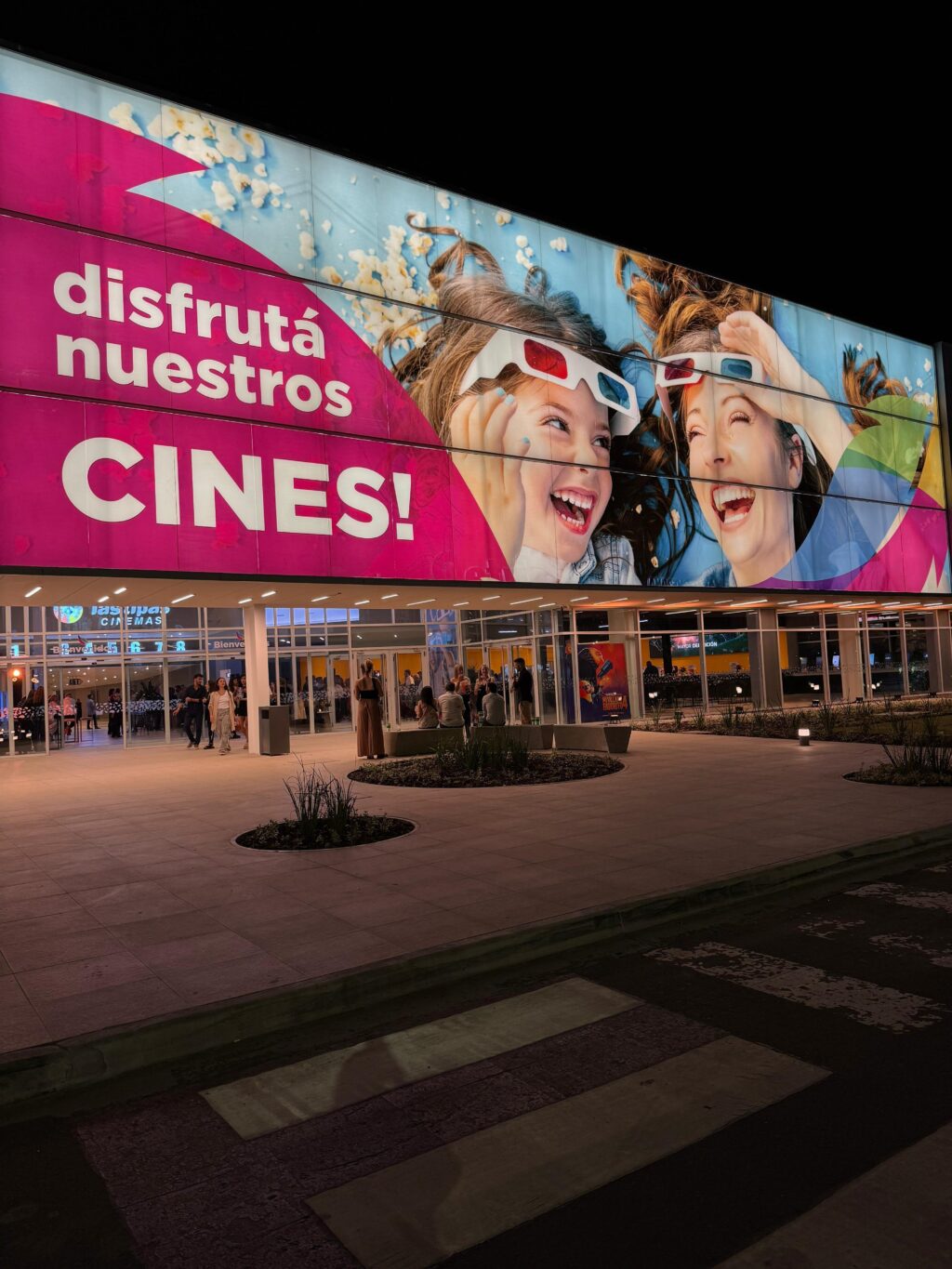 Cine Las Tipas Rosario cartelera Paso del Bosque películas