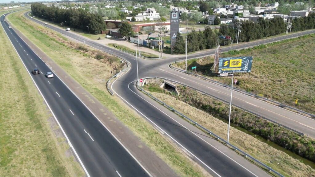 Plan Funes Mejora: vista aérea de la colectora de la Autopista Rosario Santa Fe en Funes