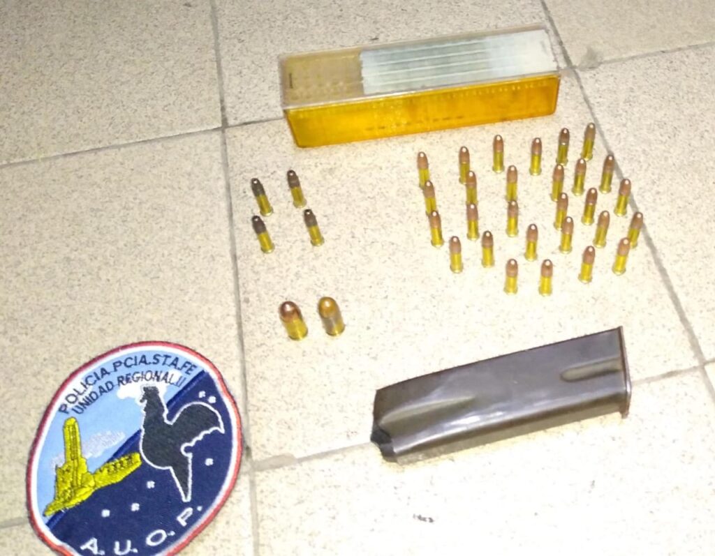 #Funes: 3 detenidos por posesión de municiones de armas de fuego en zona 5