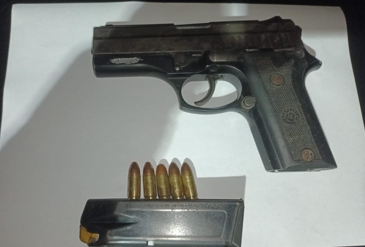 Pistola 9x19 mm secuestrada en Cerrito 4500