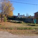 Escándalo en Funes City: una mujer denunció amenazas y ataques de sus vecinos Terreno en Funes City, escenario de la denuncia de vecinos