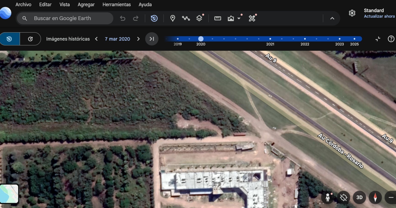 Vista satelital de Google Earth de octubre de 2019: bajada clandestina sobre la Autopista Rosario-Córdoba