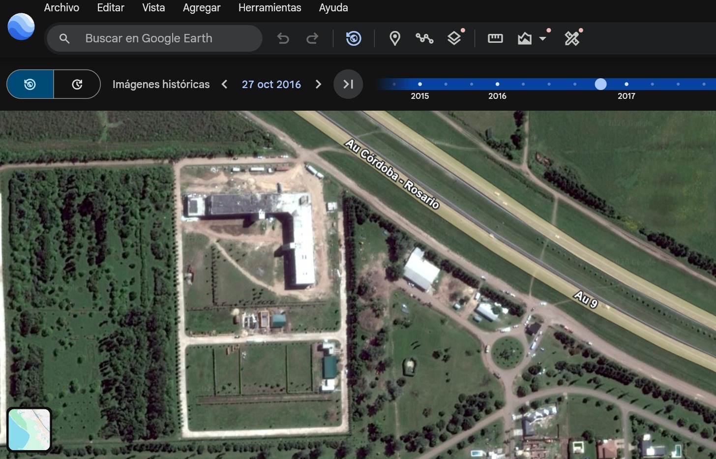 Vista satelital de Google Earth de marzo de 2020: bajada clandestina sobre la Autopista Rosario-Córdoba
