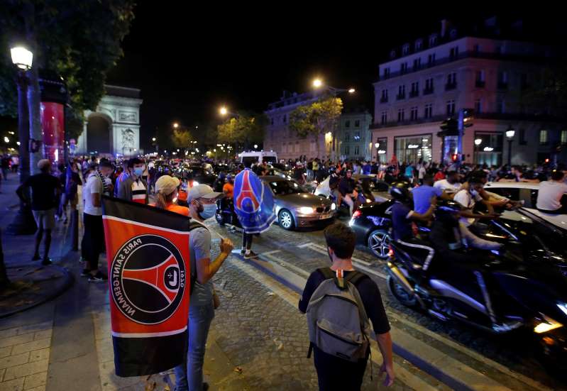 La policía de París repartirá mascarillas cuando el PSG juegue final de la Champions ante el Bayern