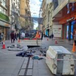 Vallado policial en la peatonal de Rosario tras un accidente laboral