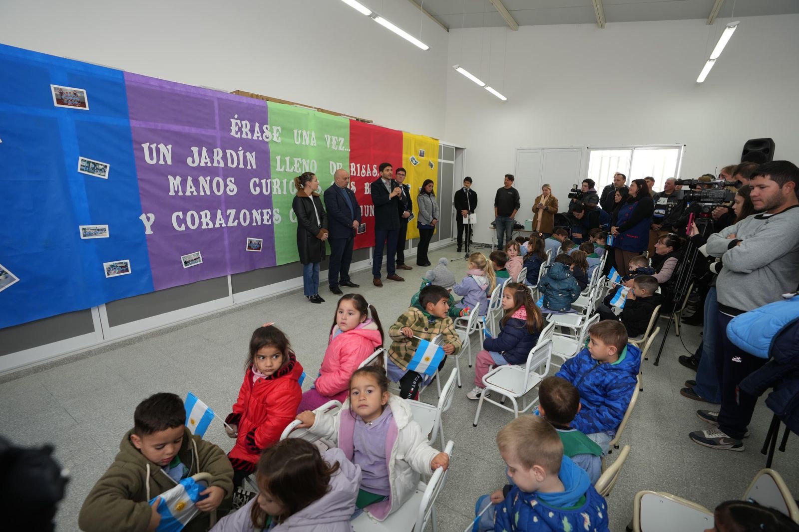 Acto inauguración Jardín 323 Héroes del Belgrano Esperanza en el SUM