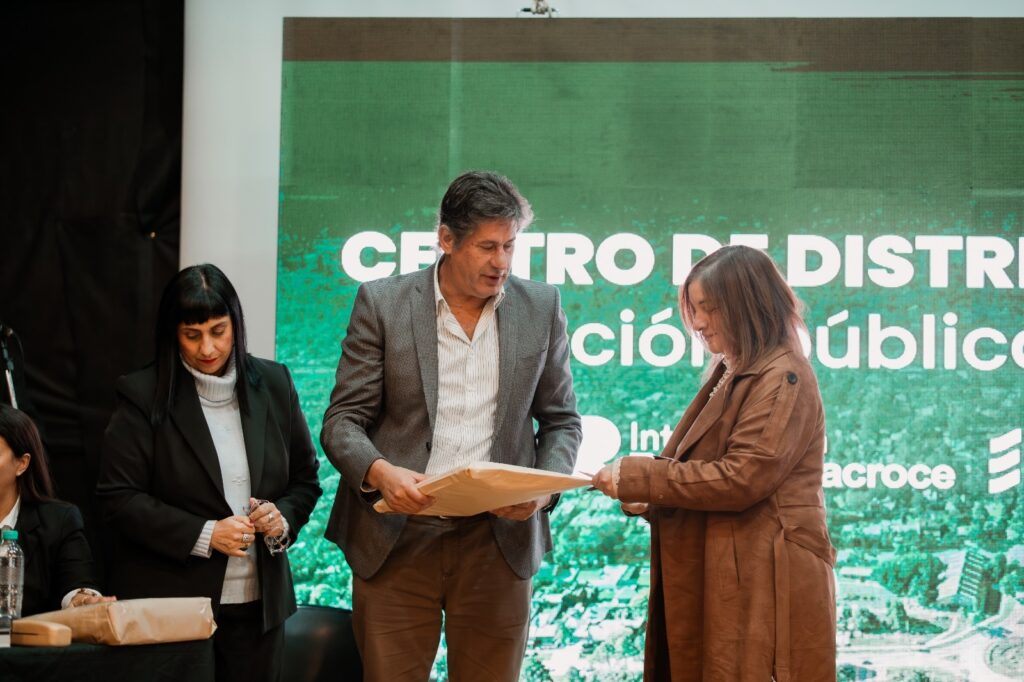 Apertura de sobres del Centro de Distribución Oeste para agua potable Funes