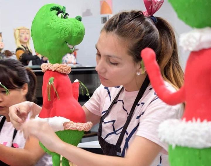 Arrancó a estudiar hace menos de un año y ya se dedica a la fabricación profesional de tortas