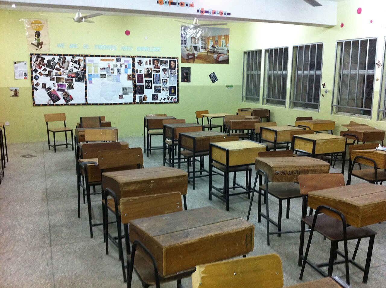 Aula vacía tras una amenaza escolar en Rosario