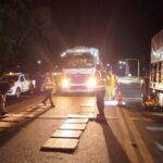 Santa Fe Pesa: 413 operativos y más de 11.700 camiones fiscalizados en rutas santafesinas Operativo Santa Fe Pesa de control de cargas en ruta provincial durante la noche