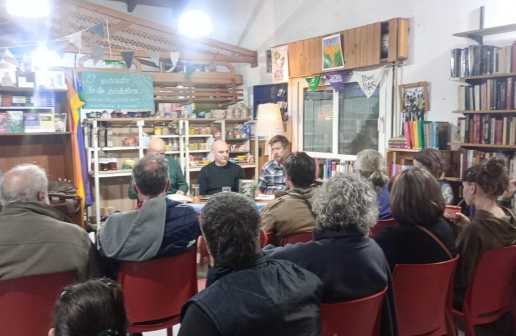 Presentación del Centro de Estudios Funes en la Biblioteca Popular Susana Llera