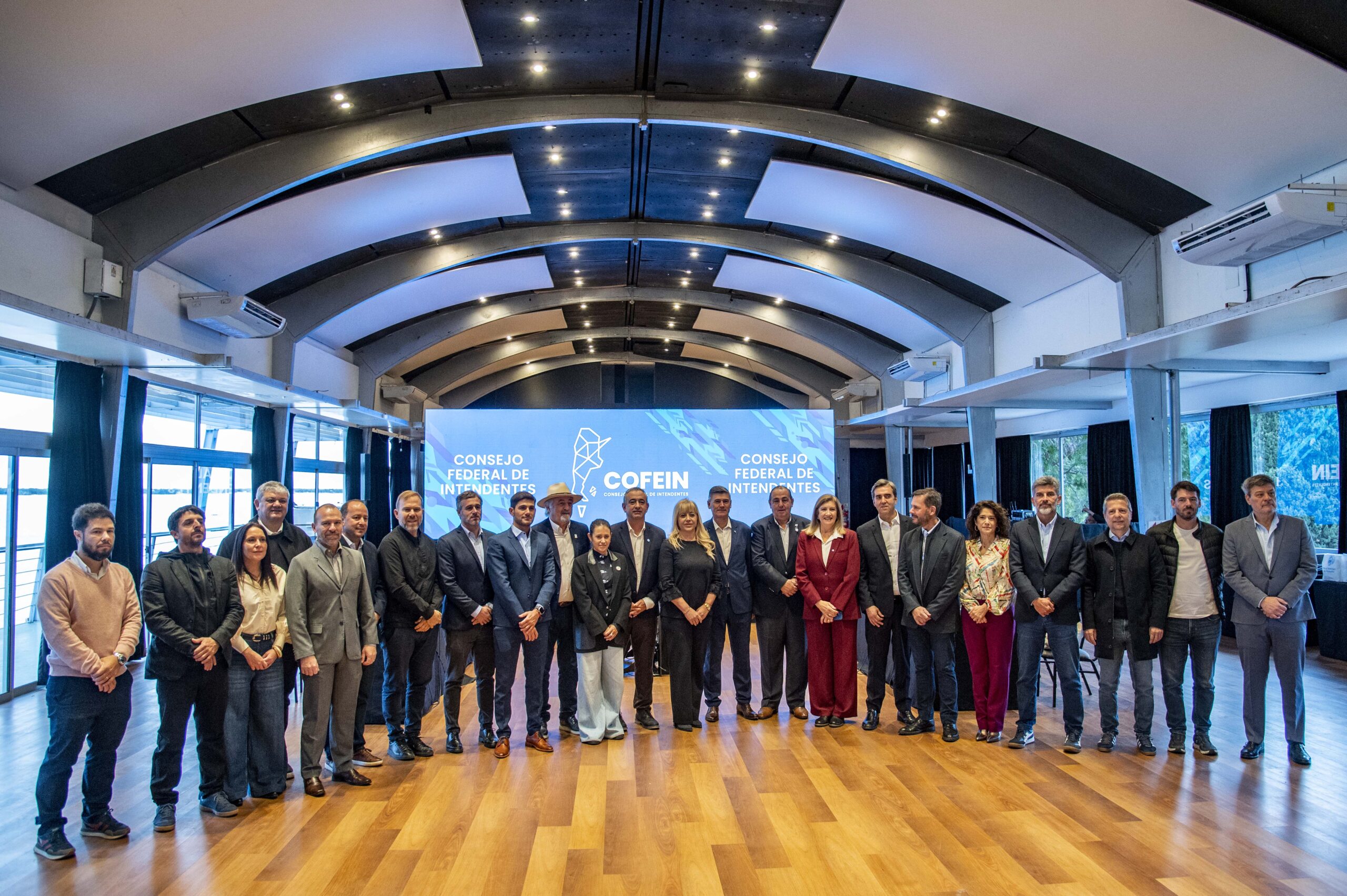 Intendentes de todo el país en la reunión del Consejo Federal de Intendentes en La Fluvial