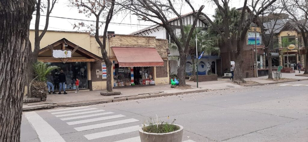 #Confirmado: los comercios pueden abrir a partir de las 9 horas