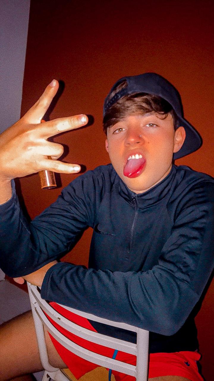 Conocé a Caín, músico roldanense de 17 años