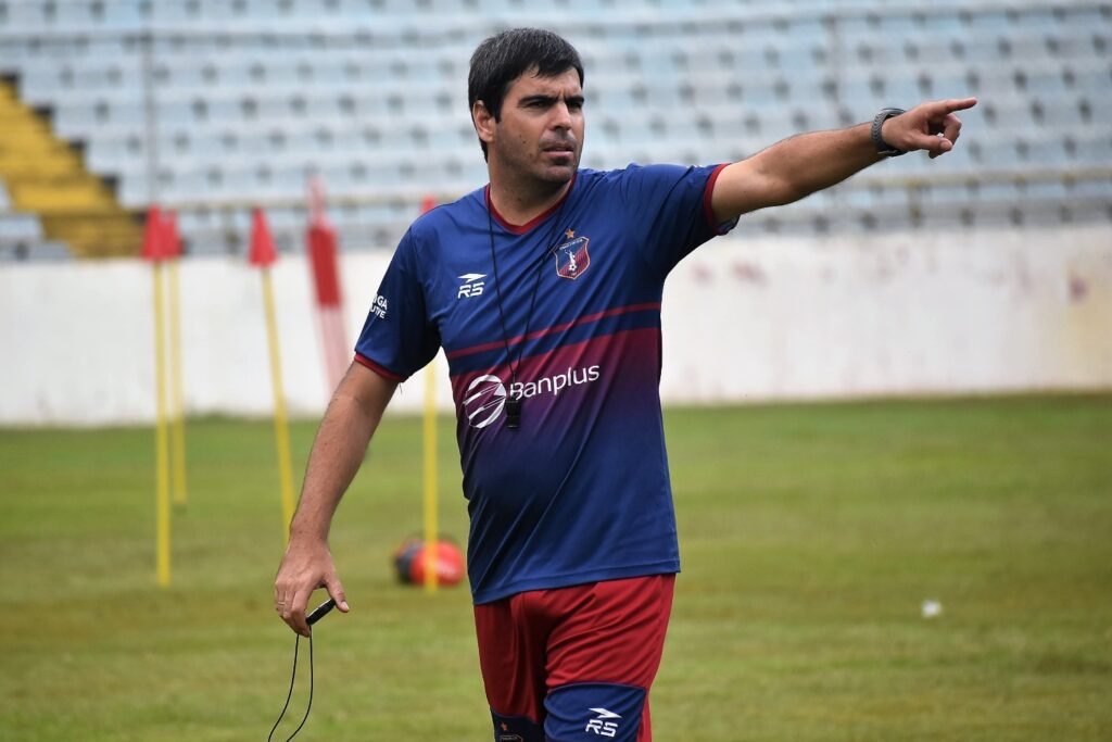 Conocé a la Academia Juega, el nuevo centro formativo de futbolistas de Funes