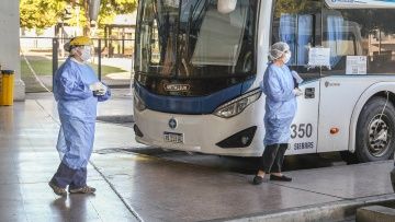 Coronavirus en Rosario: pasajero repatriado de Perú llegó en colectivo a la terminal