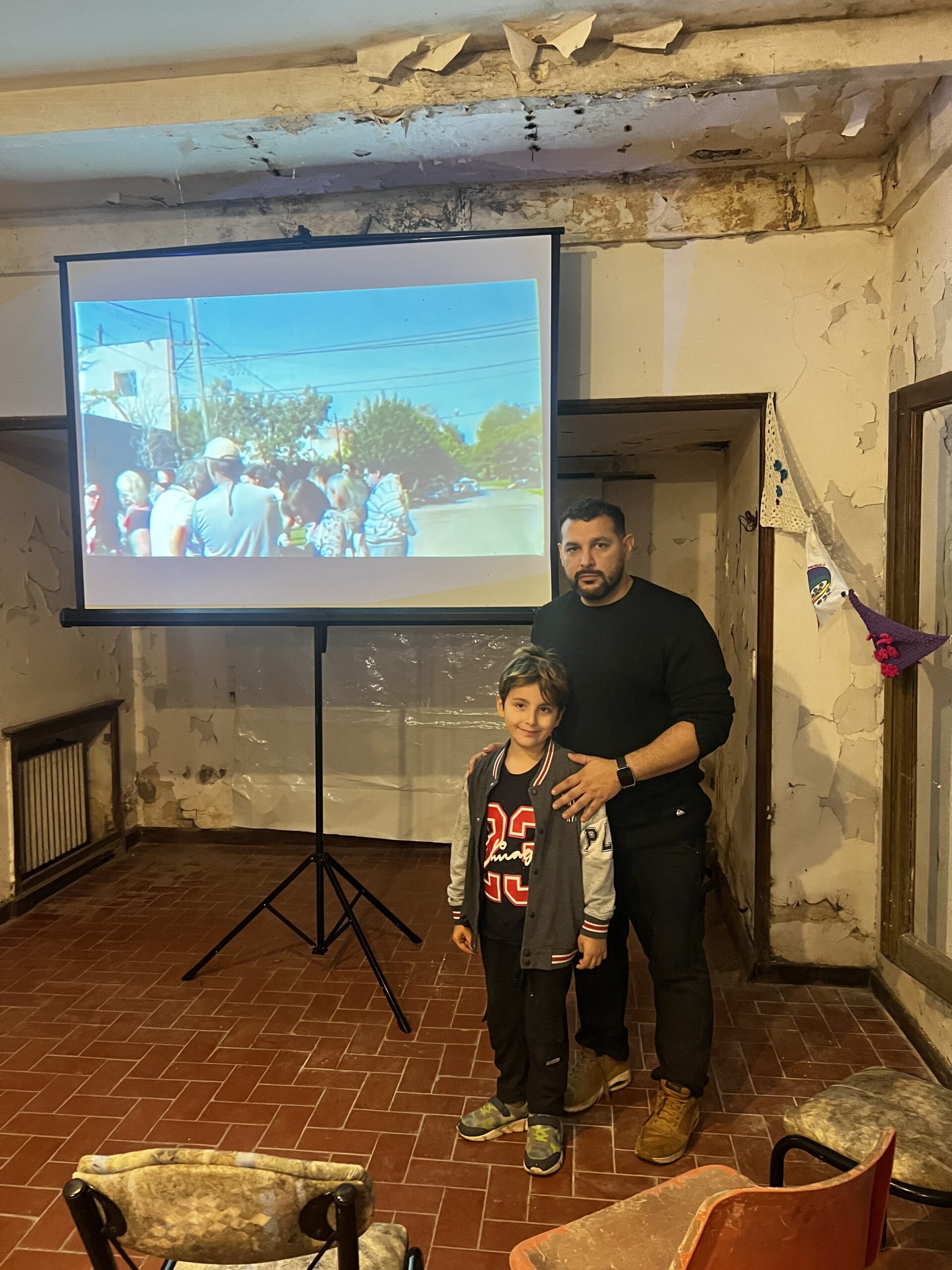 cortometraje Memoria I proyectado en la Quinta de Funes ante la comunidad