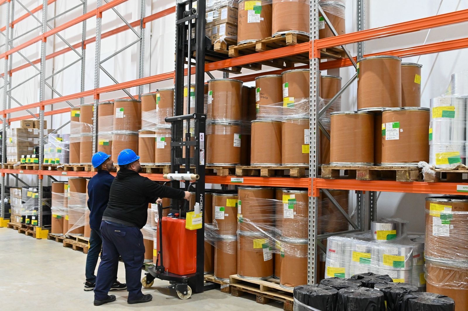 Depósito de insumos del LIF Santa Fe - producción pública de medicamentos