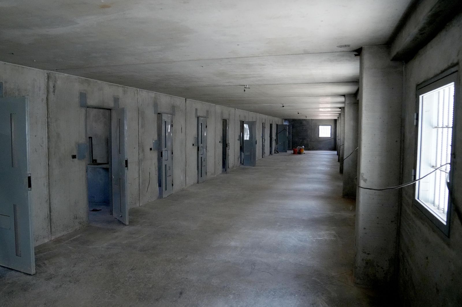 Interior de pabellón con celdas individuales de El Infierno cárcel Pullaro