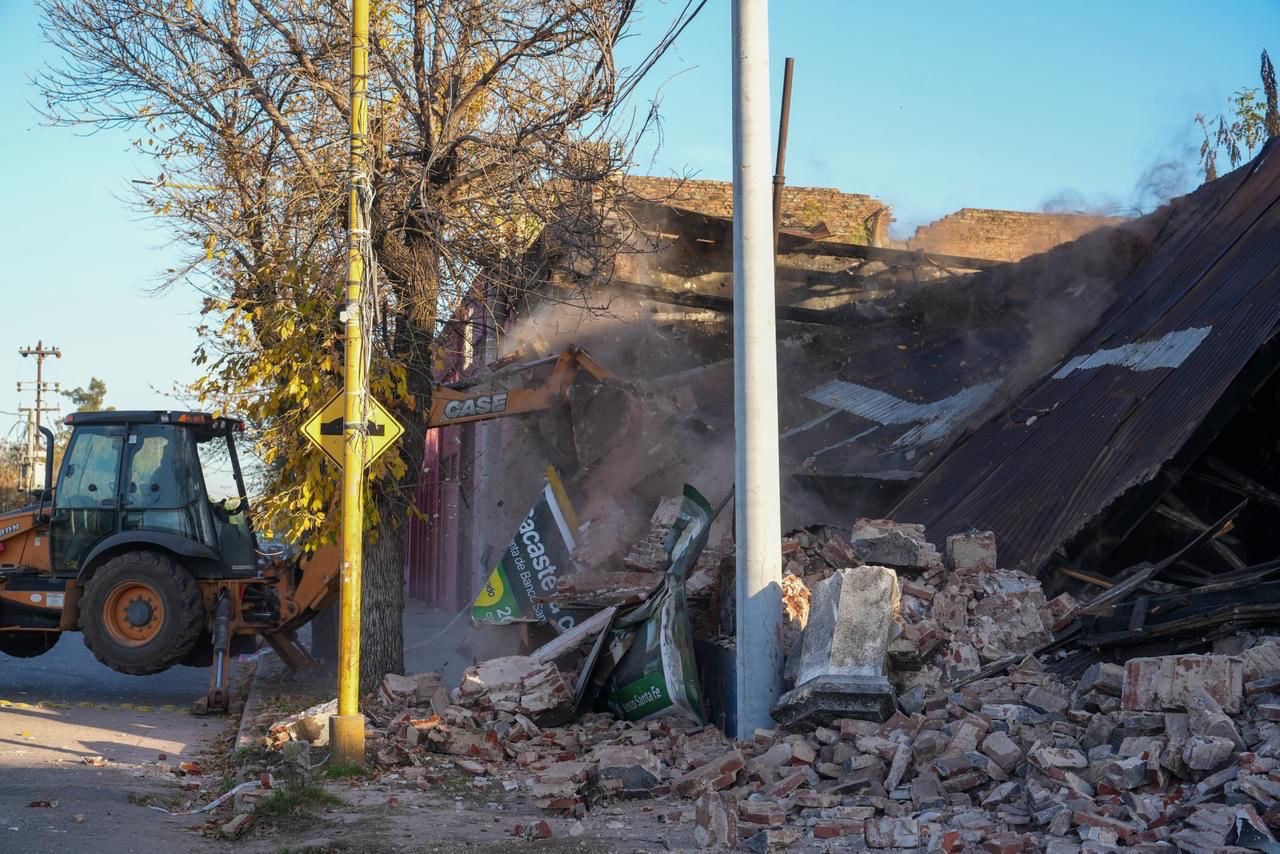 Escombros tras el derribo de b&uacute;nker n&uacute;mero 120 en Santa Fe