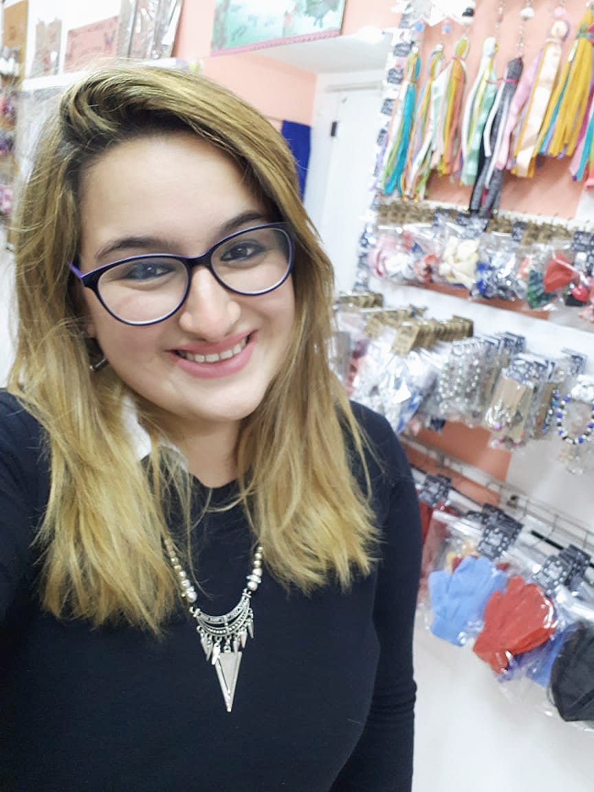 Este sábado abrirá la bijouterie "Becara Smile"