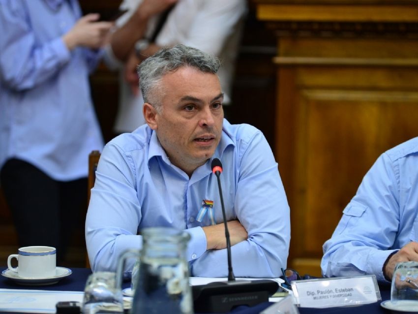 El diputado Esteban Paulón en el Congreso de la Nación durante la presentación de su proyecto de eutanasia