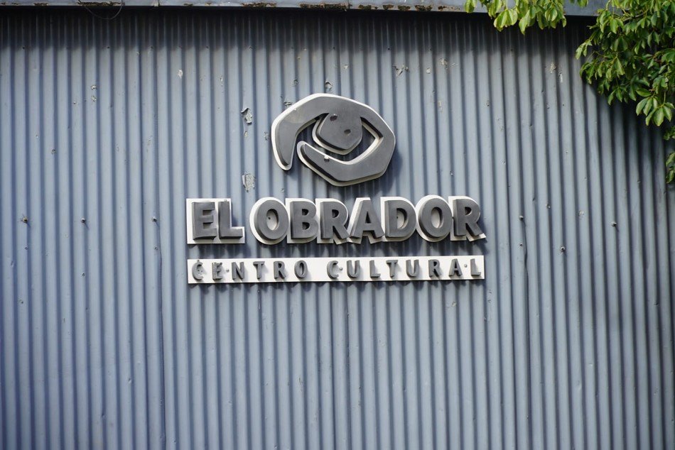Fachada del Centro Cultural El Obrador en Rosario, sede del programa de oficios