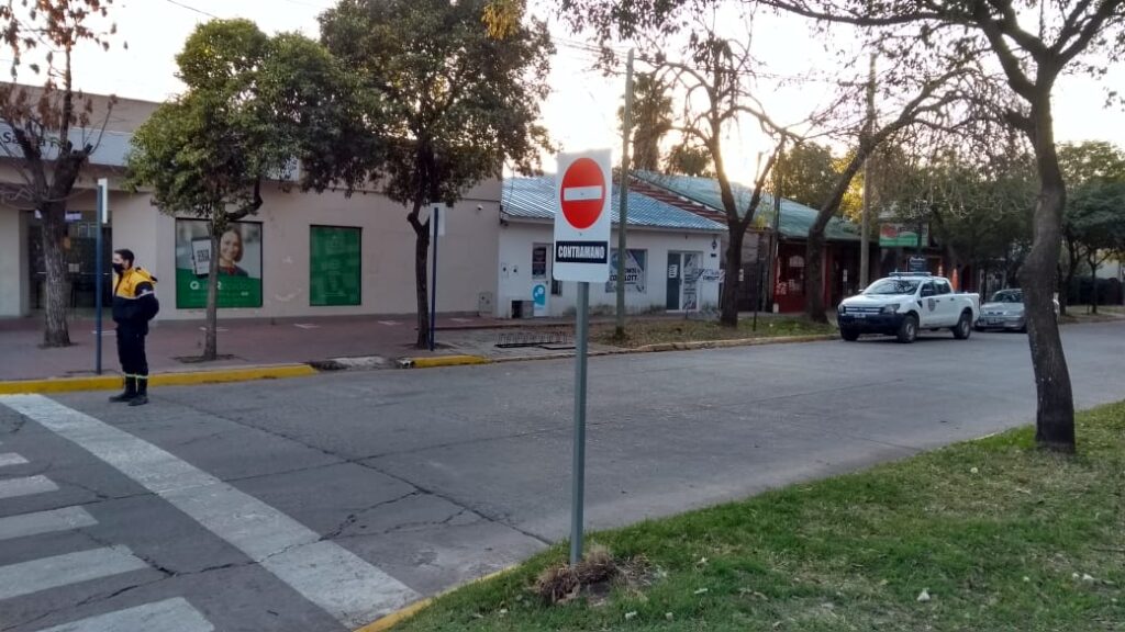 #Funes: "El primer día de mano única fue positivo, solo algunos conductores se confundieron&quo