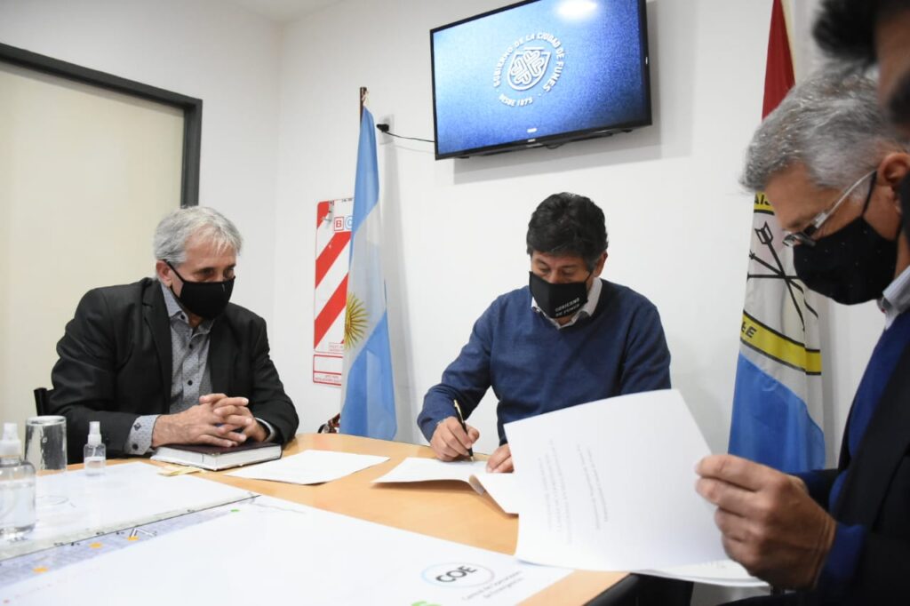 Funes firmó un convenio con el ministerio de la seguridad provincial
