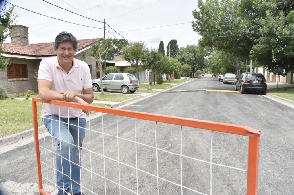 Funes: Se finalizó el repavimiento de la calle Cochet