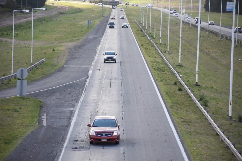 #Funes: Se repavimenta la autopista