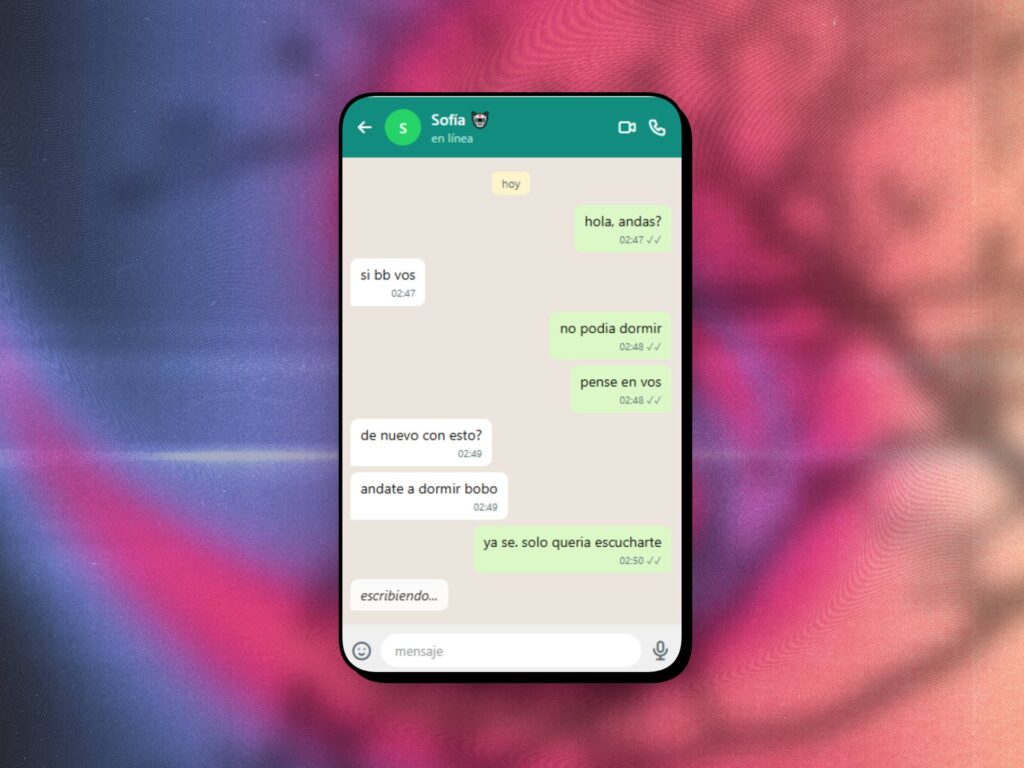 IA compañía emocional: mockup del chat con la modelo entrenada en chats reales de la ex