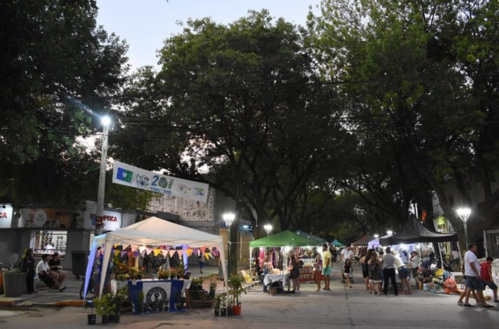 Inauguración y fiesta en el Paseo de la Estación por el año de la Gestión Santacroce