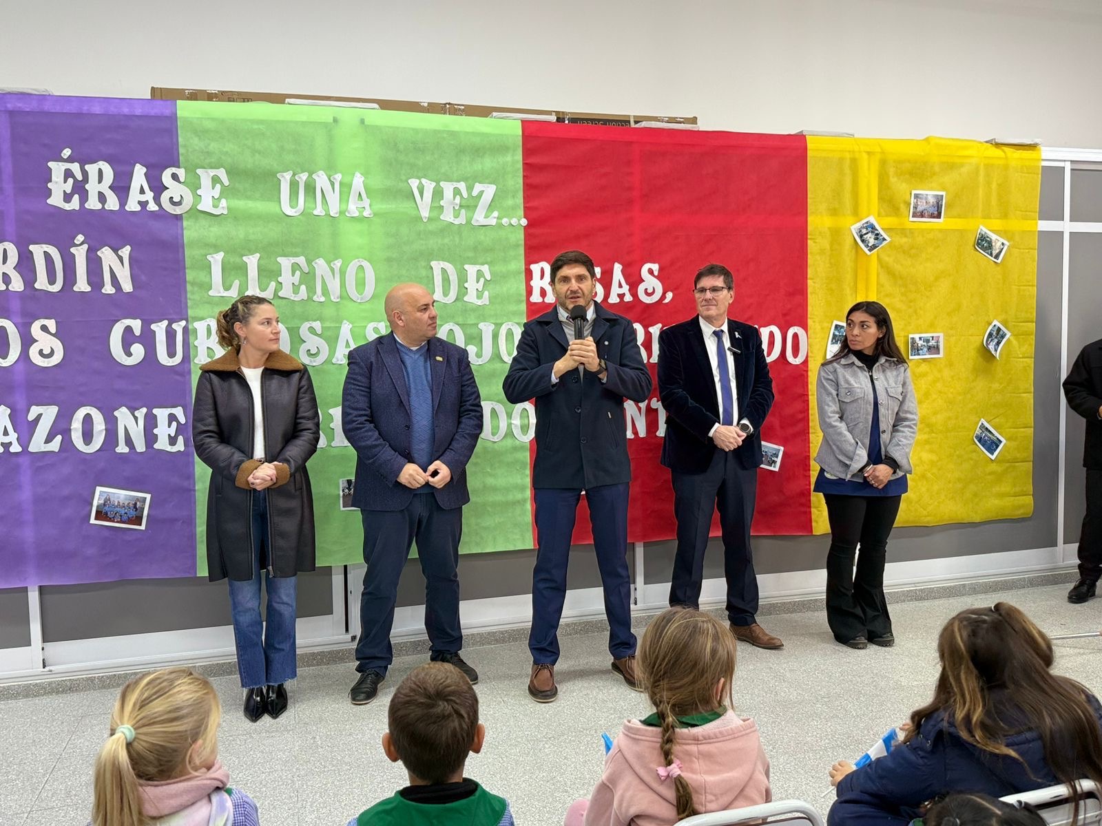 Acto de inauguracion de un jardin de infantes Santa Fe con autoridades provinciales