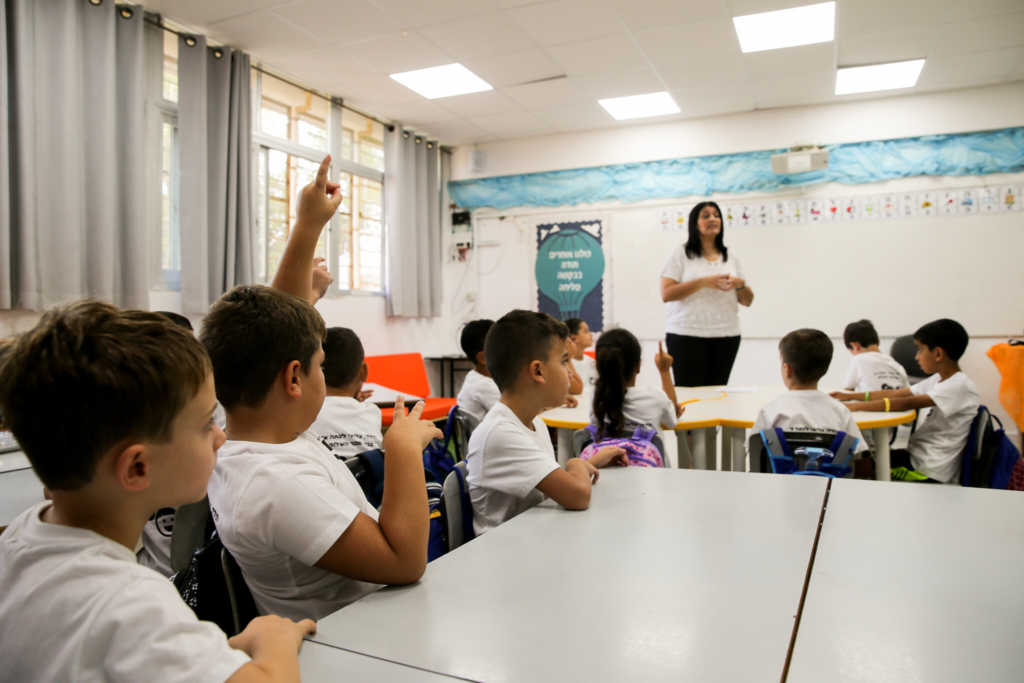 La OMS defiende la reapertura escolar