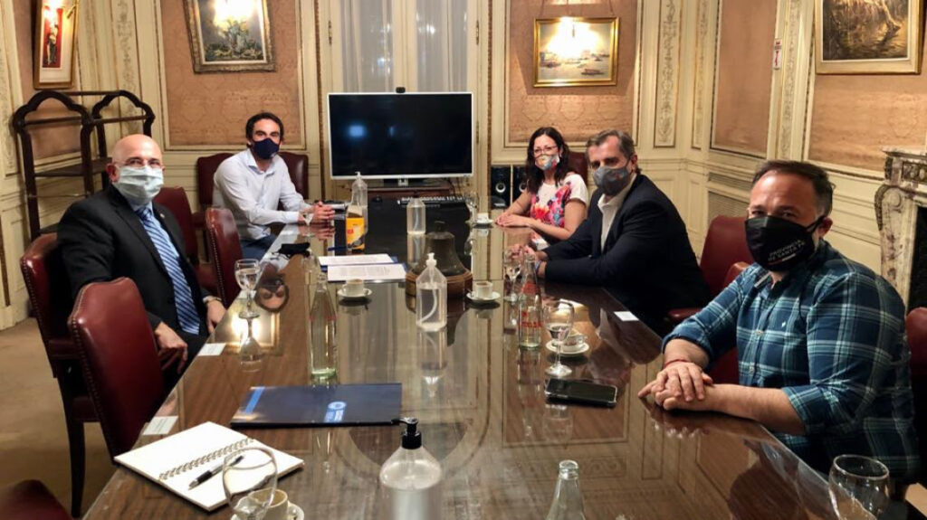 La provincia firmó convenios con Colegio de Escribanos para la regularización dominial de viviendas