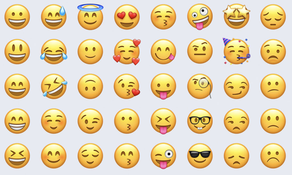 La RAE ahora se mete con los emojis: ¿van antes o después del punto?