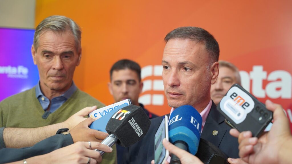 Ministro Lisandro Enrico anuncia plan de inversion en rutas provinciales de Santa Fe