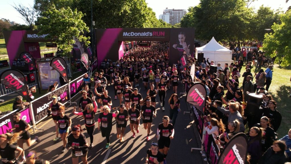 Largada de la McDonald's Run 2026 en el Vial Costero de Vicente López
