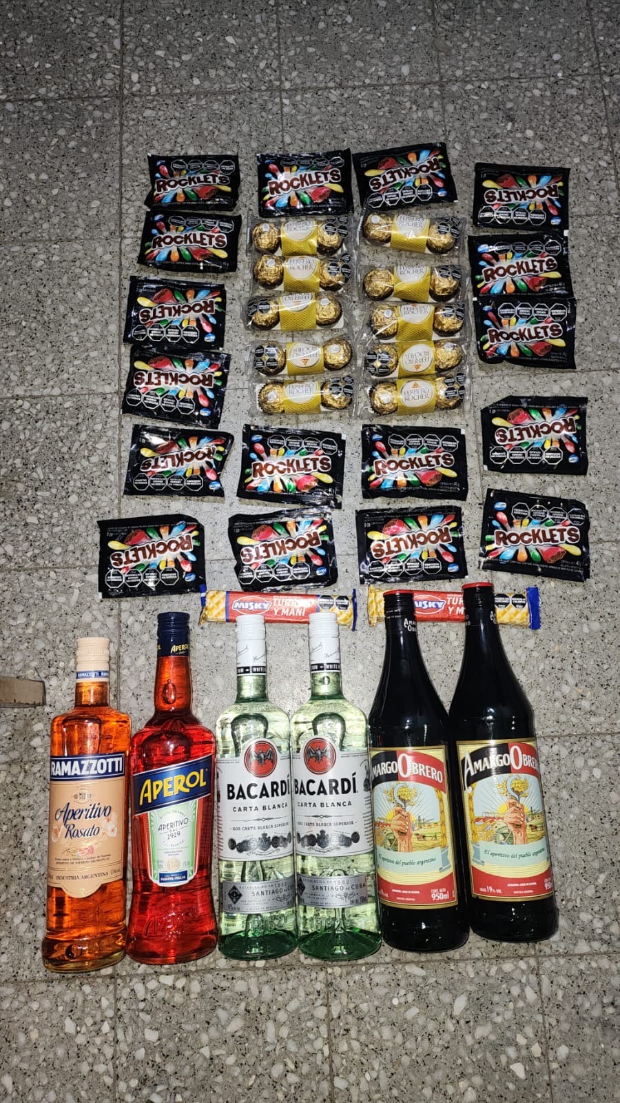 Mercadería secuestrada tras el hurto en un comercio de Rosario