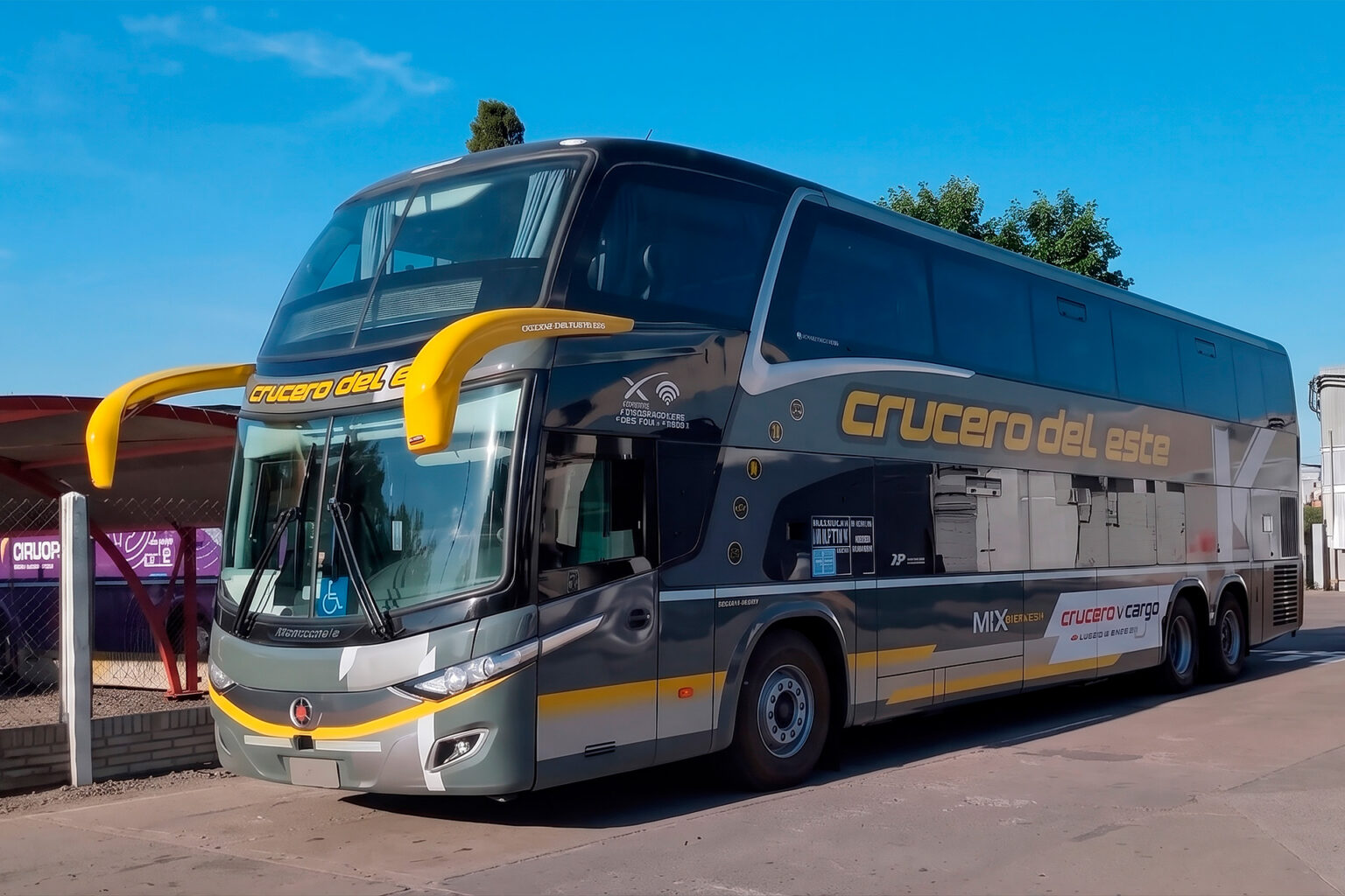 Micro de San Lorenzo a Buenos Aires de la empresa Crucero del Este