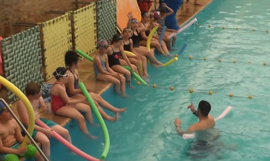 Nadando Funes presento el instructivo para el reinicio de actividades a partir de agosto.