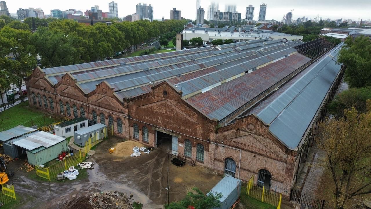 Vista aérea de las naves ferroviarias del Complejo Scalabrini Ortiz de Rosario