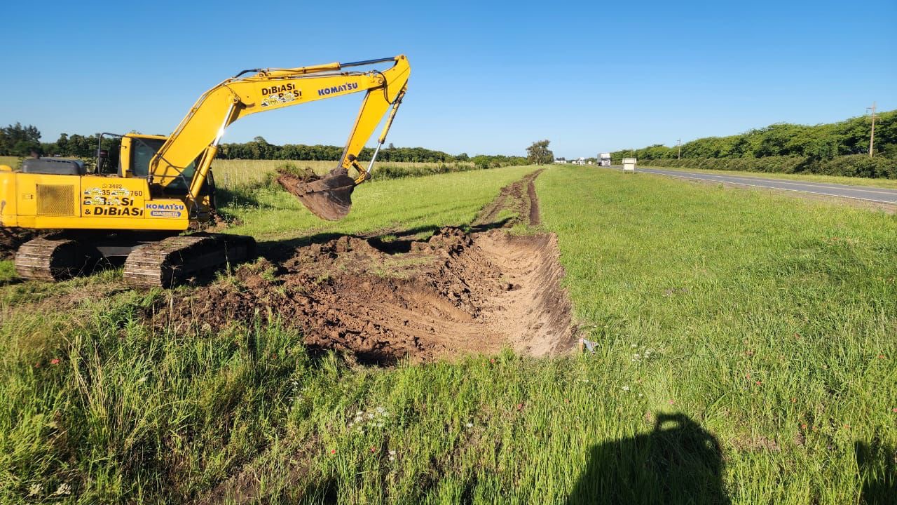 Obras de defensa hídrica en Santa Fe en una de las 100 localidades priorizadas