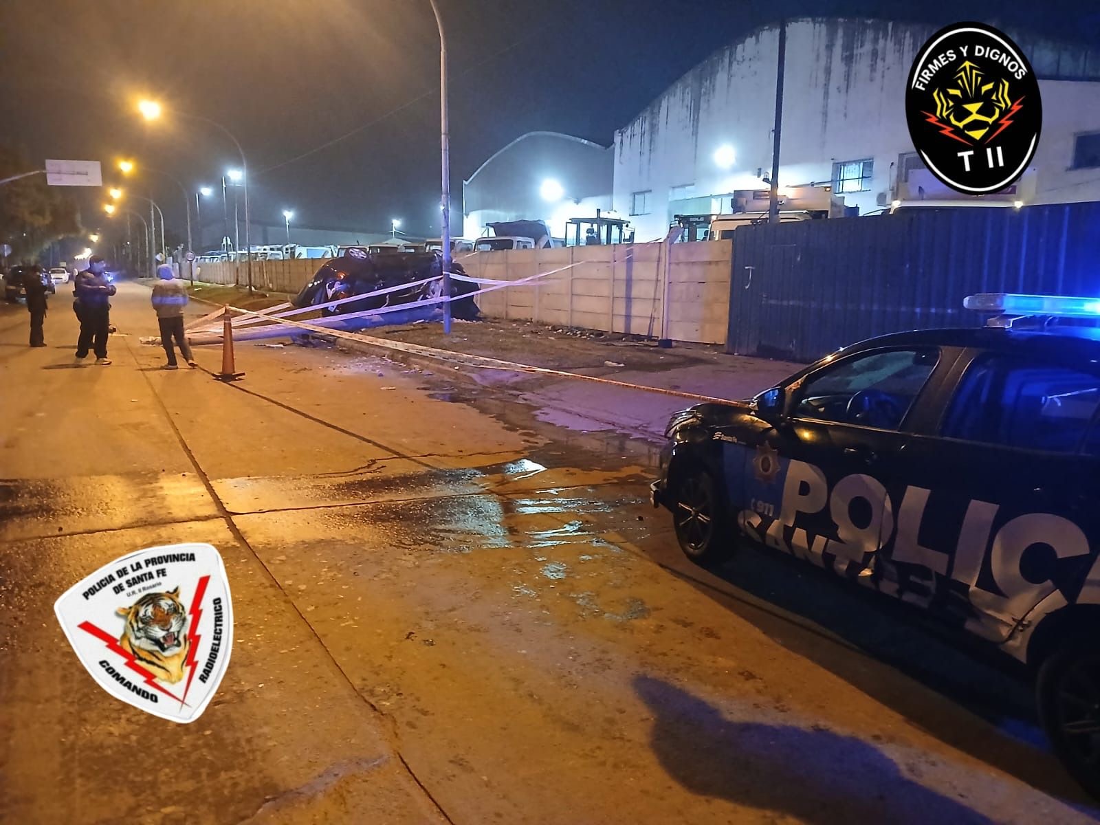 Personal policial preserva la escena del choque del Vento en Las Palmeras y Perón mientras la PDI realiza tareas de Accidentología