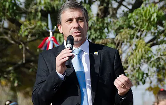 Peticiones a Pedretti en Roldán