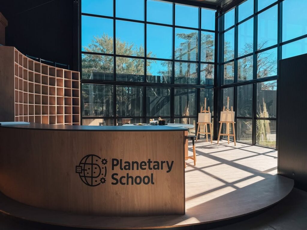 Recepción de Planetary School, colegio de Funes con preinscripción 2026 abierta